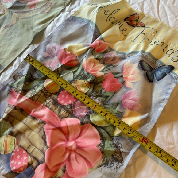5 Seasonal Outdoor Flags - 2 Large + 3 Garden Size - Picture 11 of 11